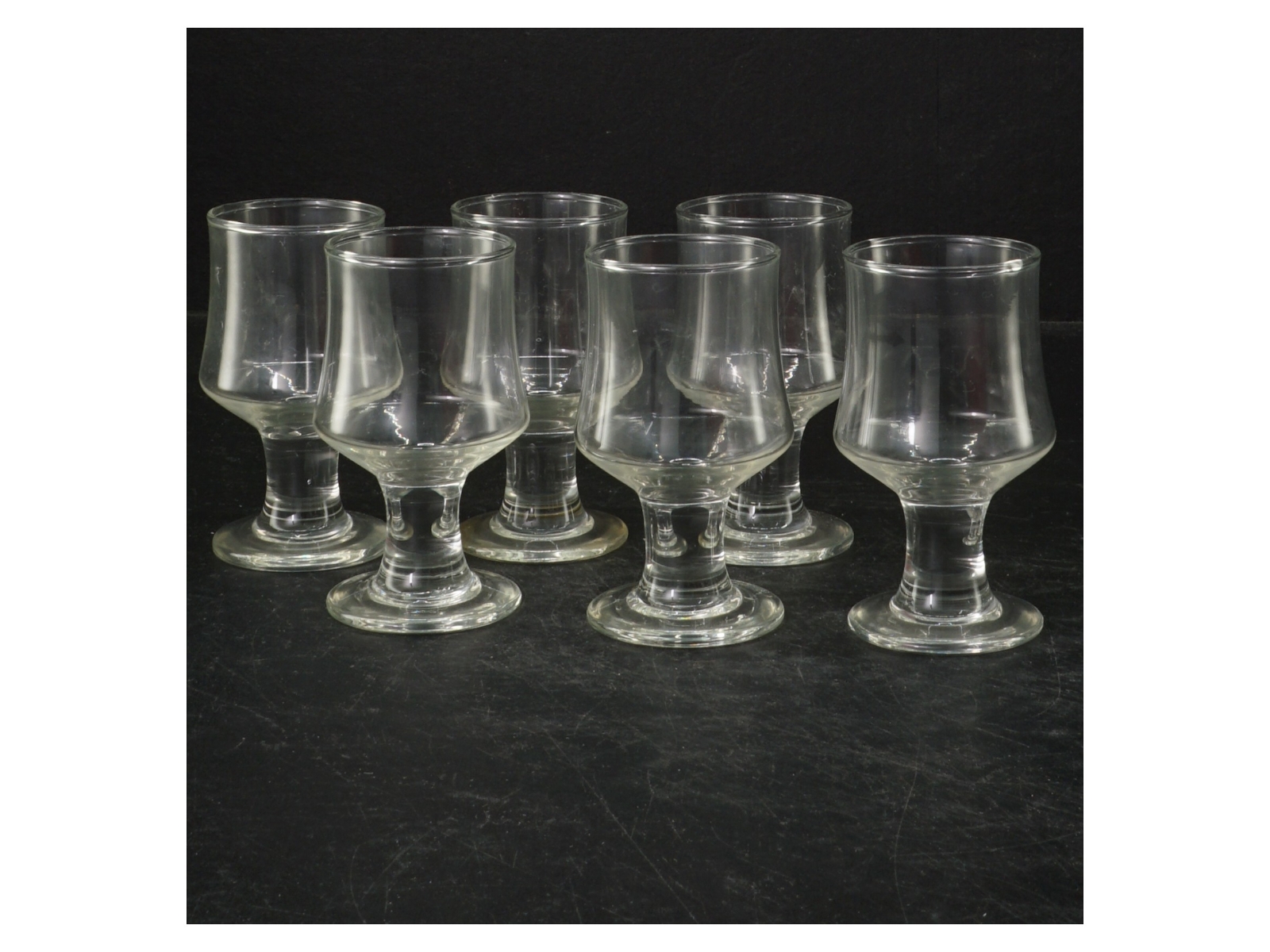 Seks små glas på 9 cm (str. 9 cm. 6 styk)