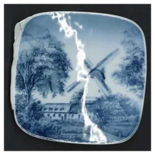 B&G porcelænsplakette Dybbøl Mølle fra Bing & Grøndahl (str. 8x8x1 cm)