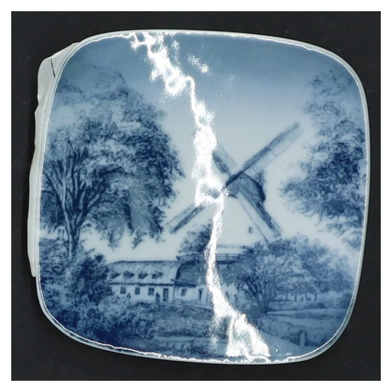 B&G porcelænsplakette Dybbøl Mølle fra Bing & Grøndahl (str. 8x8x1 cm)