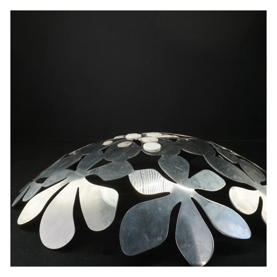 Metalblomst Skål fra Ikea (str. Ø. 42 cm)