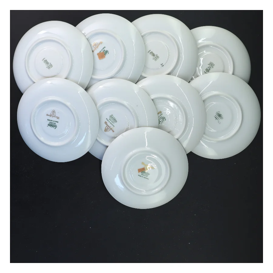 Kaffekopper og underkopper (str. Ø 14&ø7,5x6,5 cm) fra Royal Copenhagen