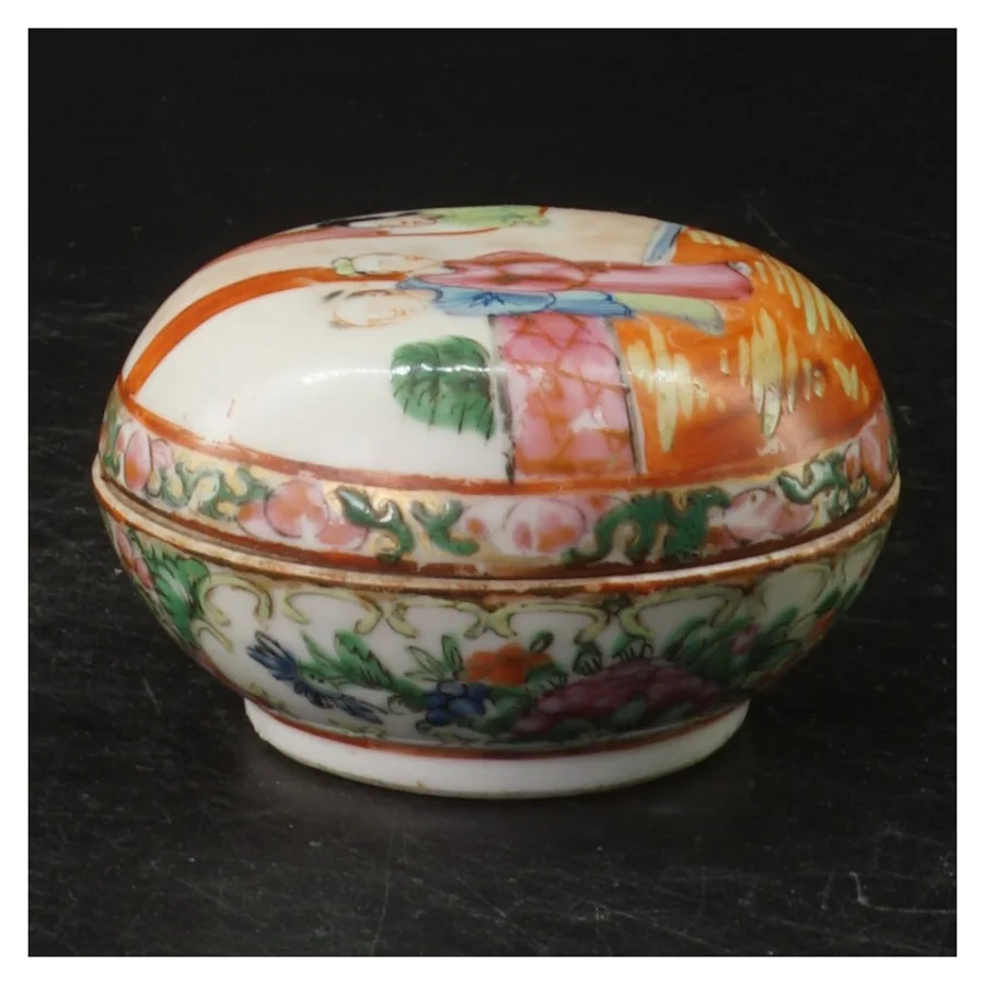 Håndmalet porcelænsskål med låg (str. Ø. 8 cm)