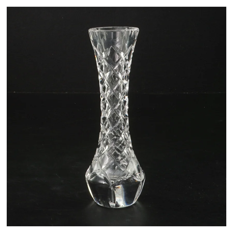 Glasvase med diamantmønster (str. Ø 5x h 15,5 cm)