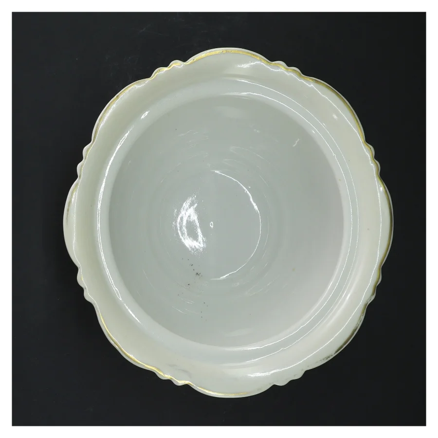 Dekorativ porcelænsskål med låg (str. Ø 17 cm)