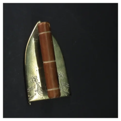 Antikt strygejern (str. 15x12 cm)