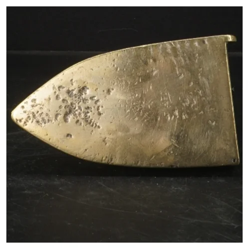 Antikt strygejern (str. 15x12 cm)