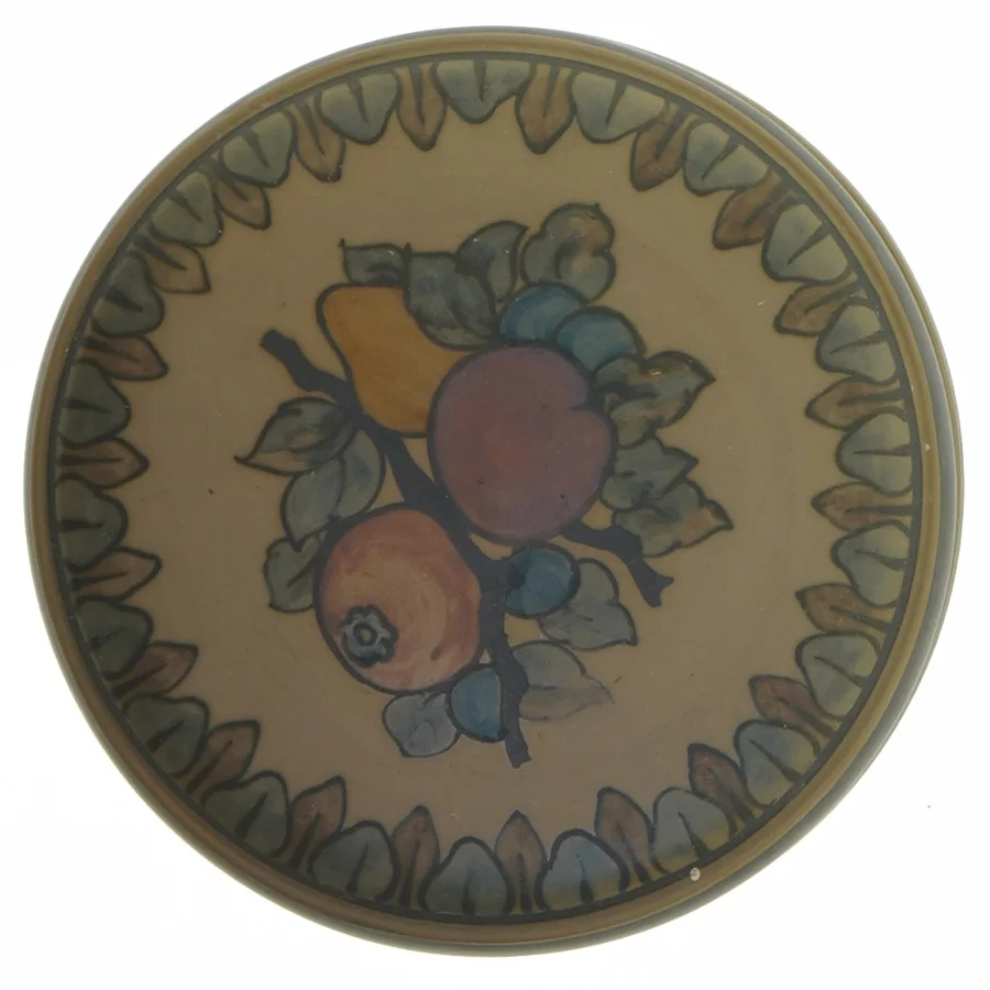 Rund dekoreret keramisk skål med låg L. Hjort (str. Ø 13 cm)