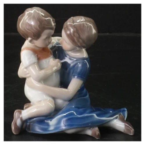 Porcelænsfigur af mor og barn fra B&G (str.  12x12 cm)
