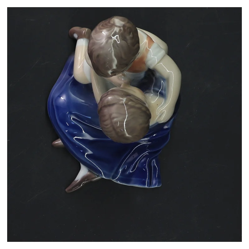 Porcelænsfigur af mor og barn fra B&G (str.  12x12 cm)