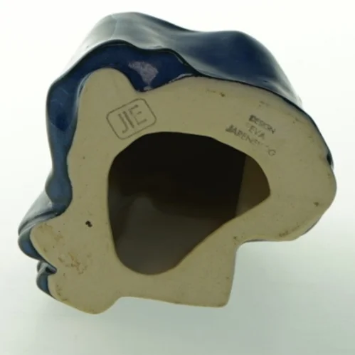 Keramikskulptur af omfavnende par fra JIE (str. 19 cm)