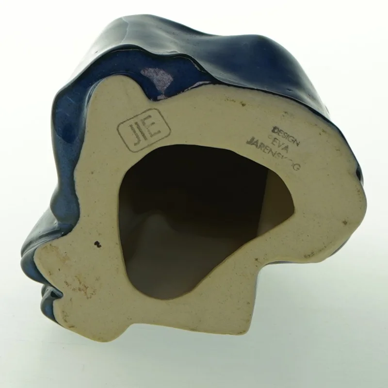 Keramikskulptur af omfavnende par fra JIE (str. 19 cm)