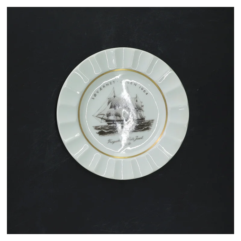 Royal Copenhagen tallerken med skibsmotiv fra Royal Copenhagen (str. Ø 12,5 cm)