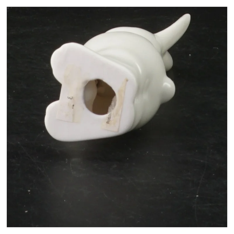 Porcelænsfigur af kanin med æg (str. 14 cm)