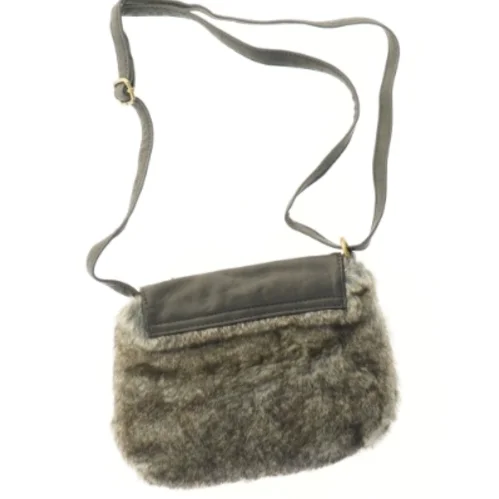 Dame skuldertaske med pelsdetaljer (str. 22x17 cm)