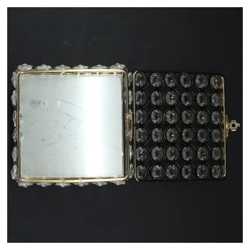 Dekorativ skrin med klare sten og gylden ramme (str. 13x13x6 cm)