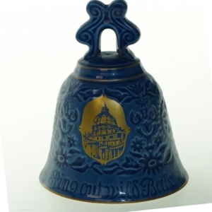 Dekorativ keramisk klokke fra Copenhagen Porcelain (str. Ø, 10 cm x 13 cm)