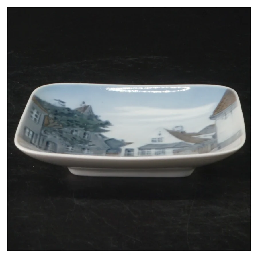 Firkantet porcelænsfad fra Royal Copenhagen (str. 10 x 10 cm)