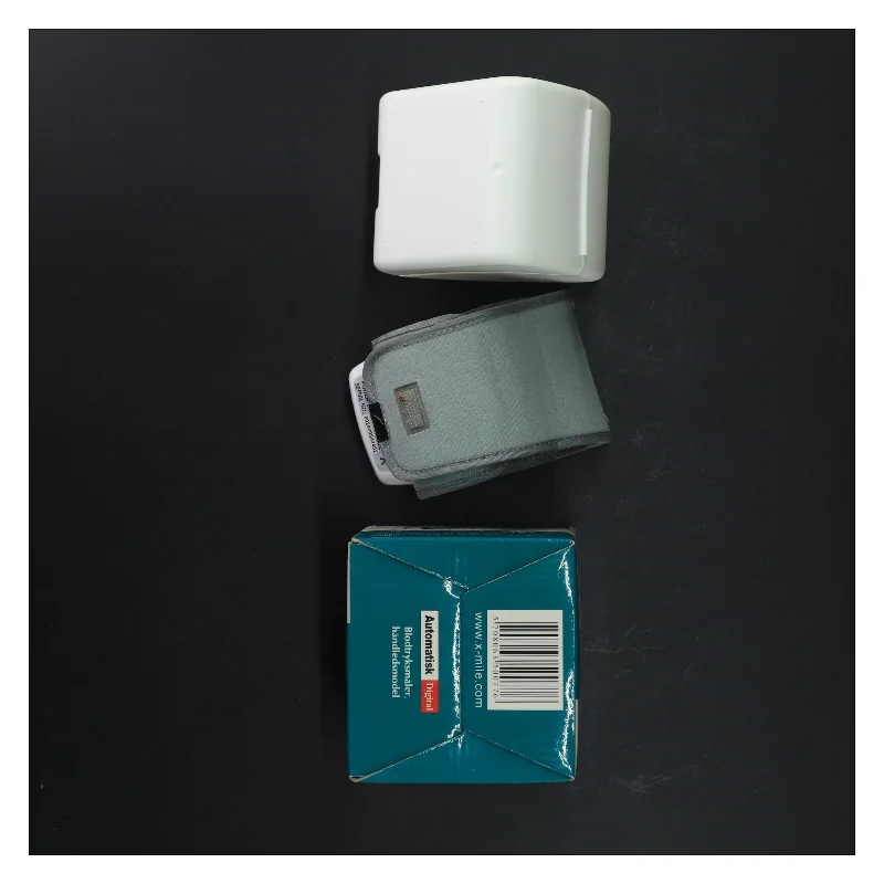 Automatisk digital blodtryksmåler (str. 10x10x10 cm)