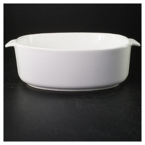Hvidt ovalt ovnfast fad fra Søholm (str. 22x16 cm)