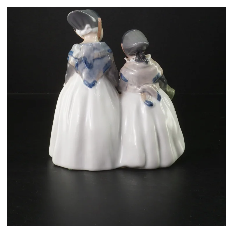 To Amagerpiger, Royal Copenhagen figur 1316 (str. 19x17 cm) fra Royal Copenhagen