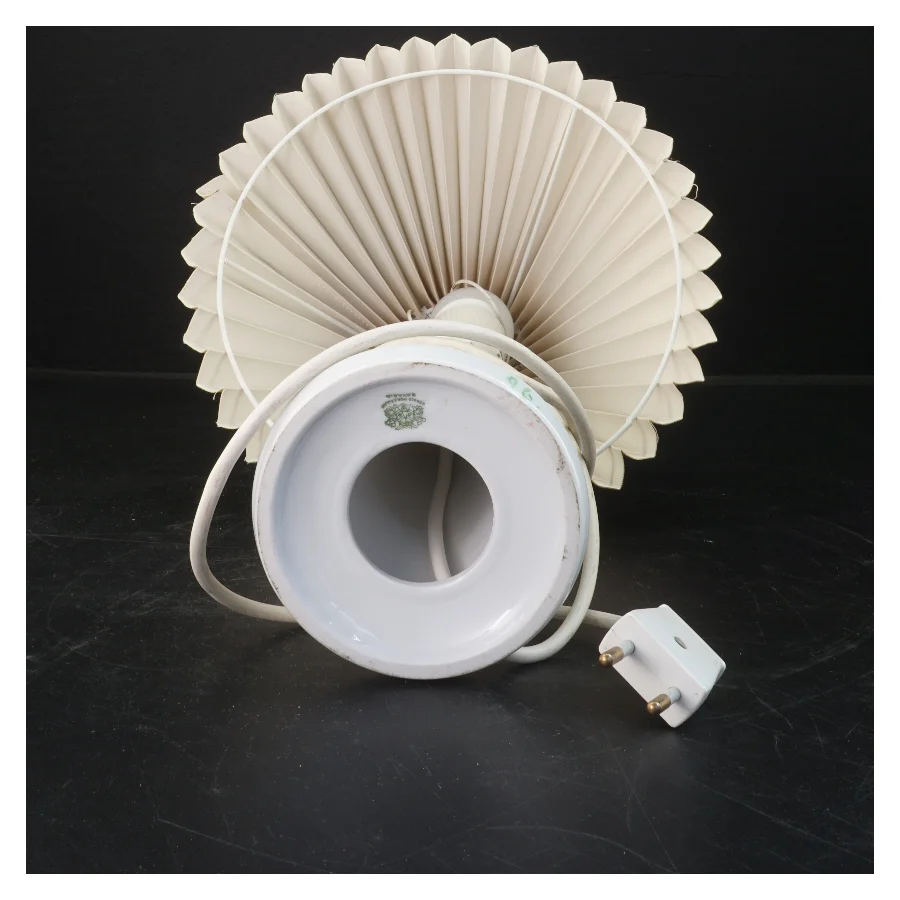 Retro bordlampe med folde lampeskærm (str. 38x26 cm)