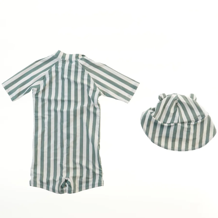 Stribet badedragt og hat fra Liewood (str. 86)