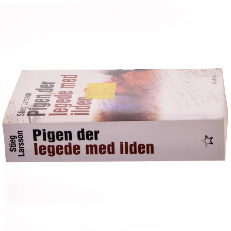 Pigen Der Legede Med Ilden (Millennium, 2. Bind) af Stieg Larsson (Bog)