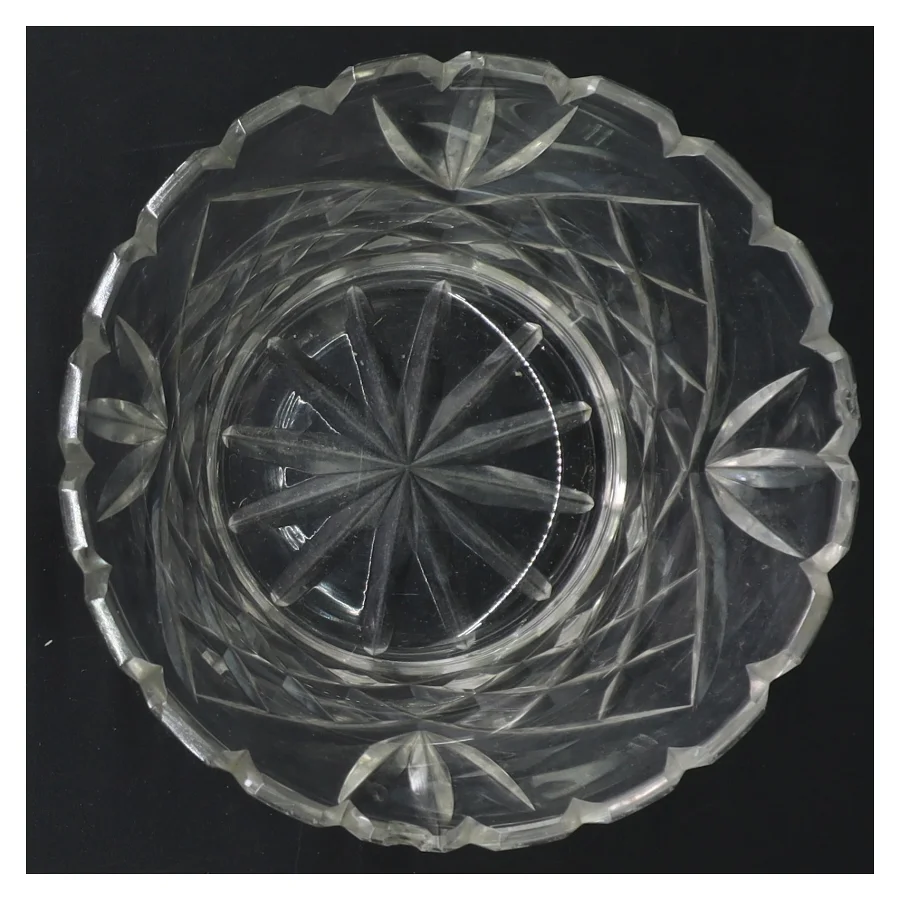 Glasvase med diamantmønster (str. Ø 14 cm)