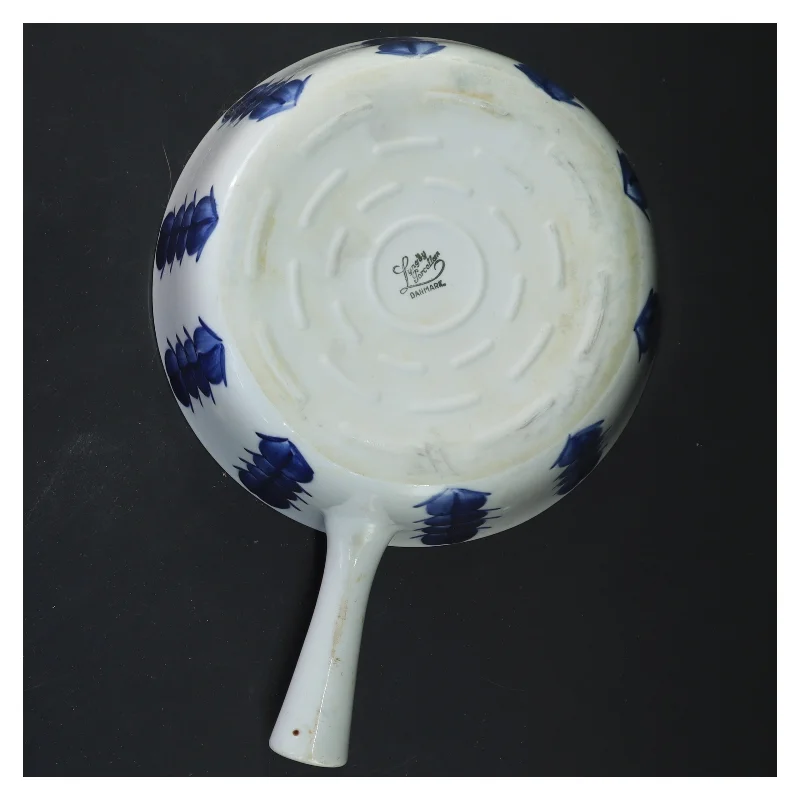 Rund gryde med håndtag (str. Ø 18x8 cm)