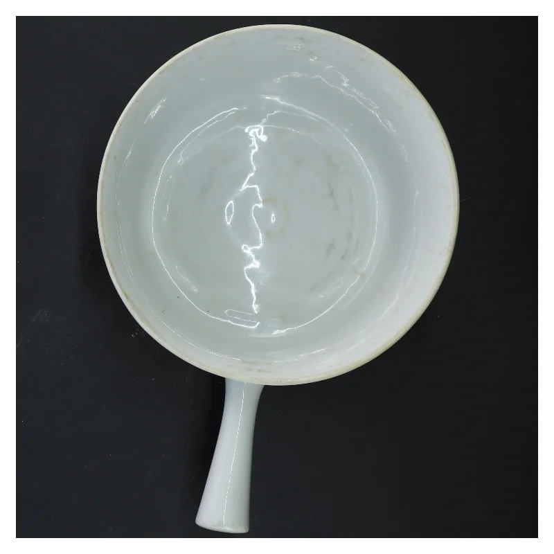 Rund gryde med håndtag (str. Ø 18x8 cm)