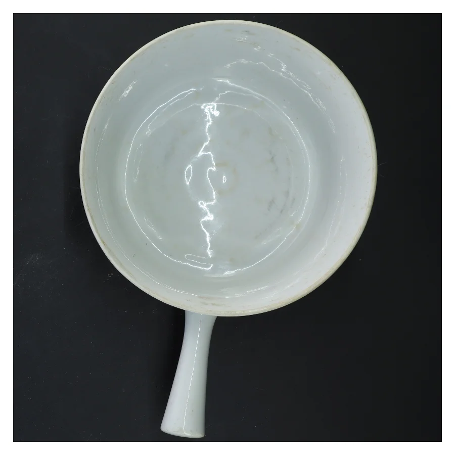 Rund gryde med håndtag (str. Ø 18x8 cm)