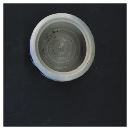 Keramikkrukke med blå dekoration (str. 9x9 cm)