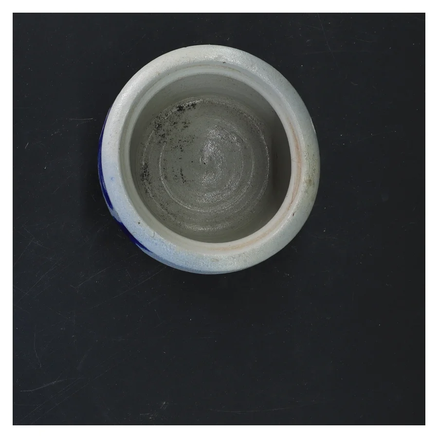 Keramikkrukke med blå dekoration (str. 9x9 cm)