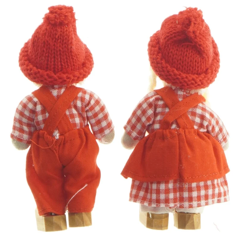 To nissedukker med rødt tøj og strikhuer (str. 2 stk 12 cm)