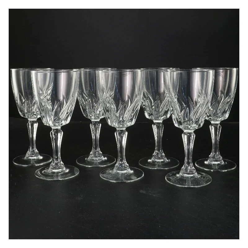 Sæt med 7 vinglas (str. 17x8 cm)