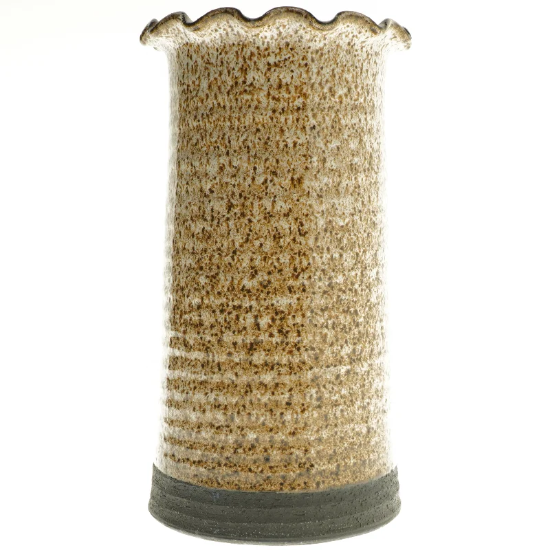 Keramisk vase med bølget kant af kaj henning (str. 28 cm)