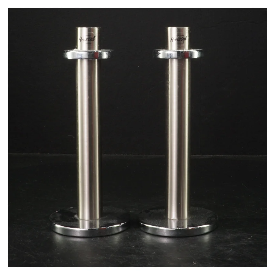 Sæt med 2 lysestager i stål fra Herstal fra Herstal (str. 20 cm. 2 styk)