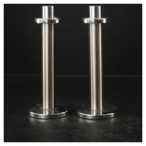 Sæt med 2 lysestager i stål fra Herstal fra Herstal (str. 20 cm. 2 styk)