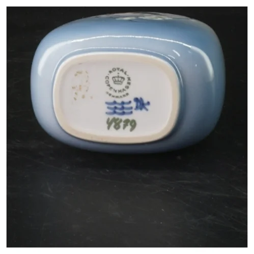 Porcelænsdekoration med fugl fra Royal Copenhagen (str. 15x9 cm)