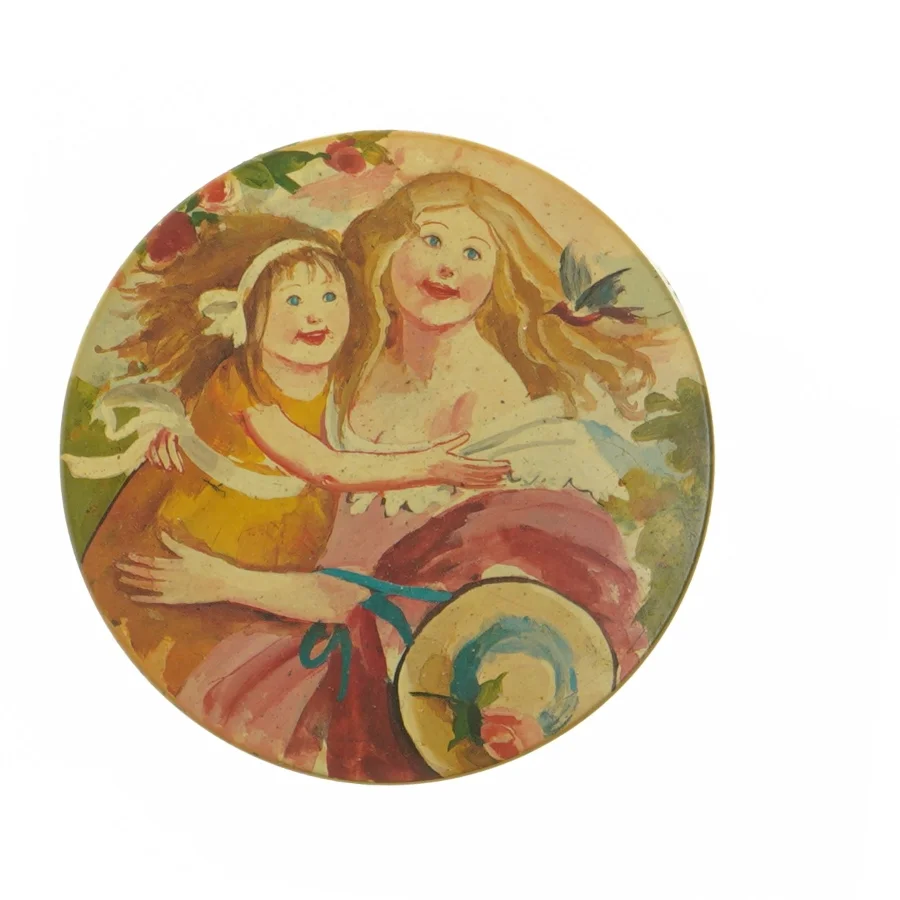 Malet rund metalbeholder med låg fra Irma (str. Ø. 11,5 cm. længde, 15 cm)