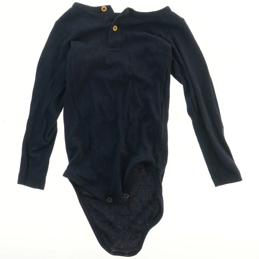 Langærmet bodystocking med knapper fra Name It (str. 92)