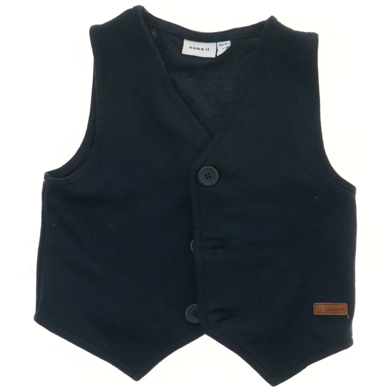 Børnevest fra Name It (str. 92)
