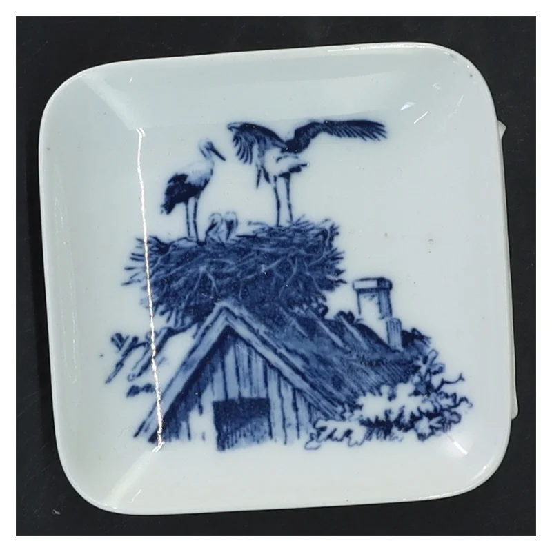 Porcelænsdekoration med storkemotiv fra Royal Copenhagen (str. 8x8x2 cm)