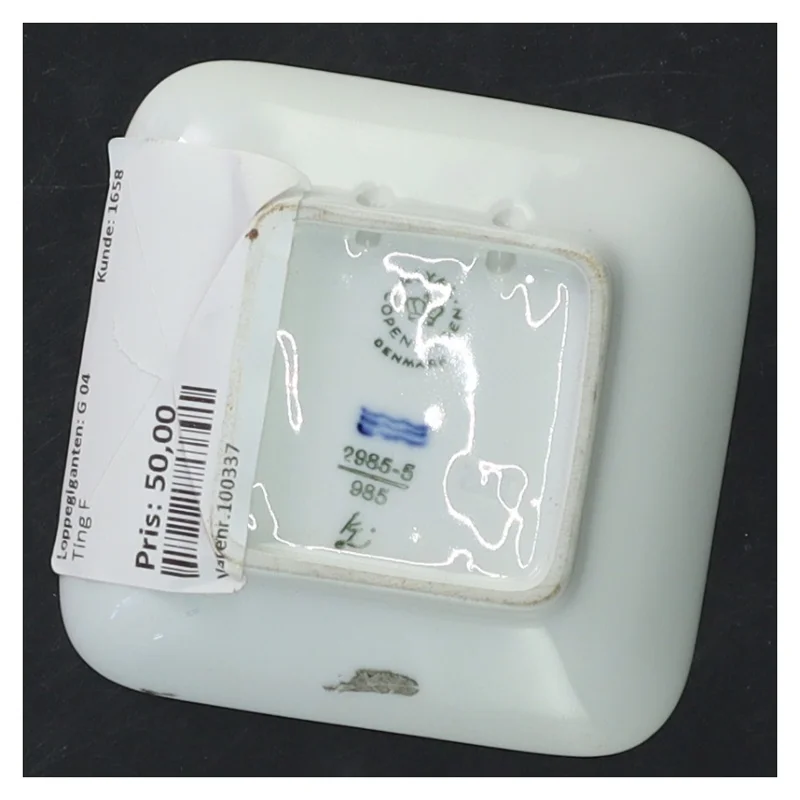 Porcelænsdekoration med storkemotiv fra Royal Copenhagen (str. 8x8x2 cm)