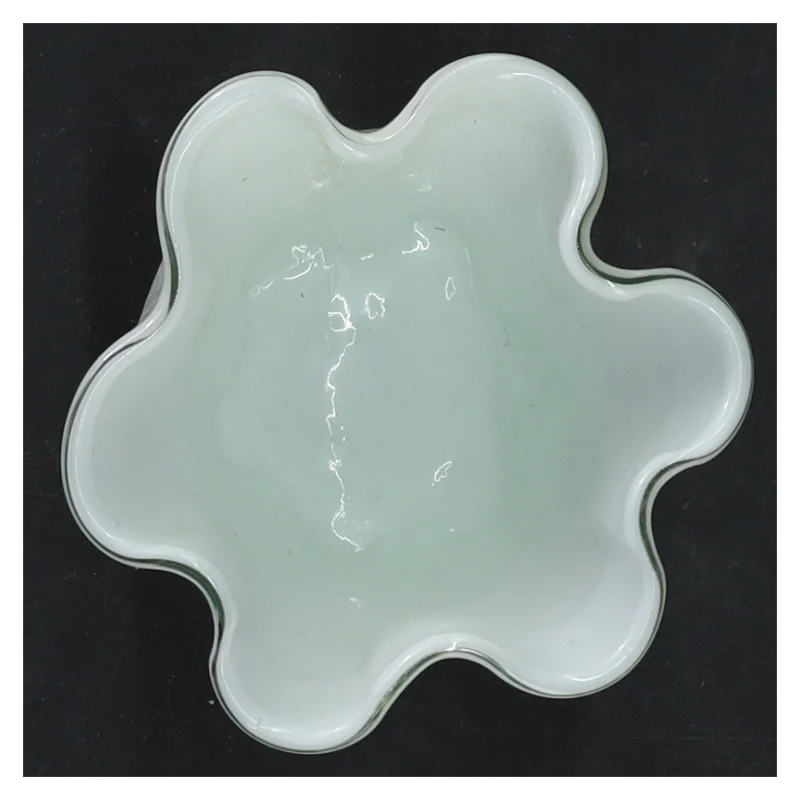 Hvid glasvase (str. 9 cm)