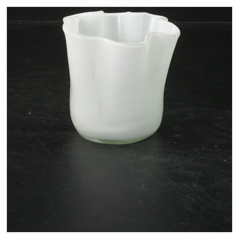 Hvid glasvase (str. 9 cm)