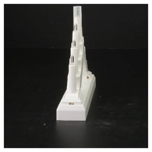 Hvid LED lysestage fra Nowel (str. 13x15,5x,5 cm)