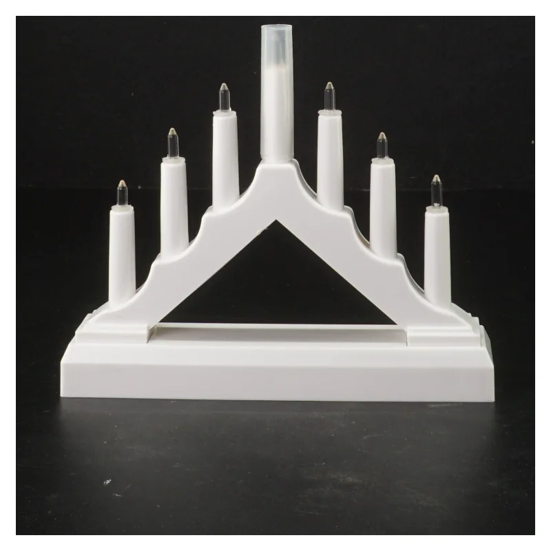 Hvid LED lysestage fra Nowel (str. 13x15,5x,5 cm)