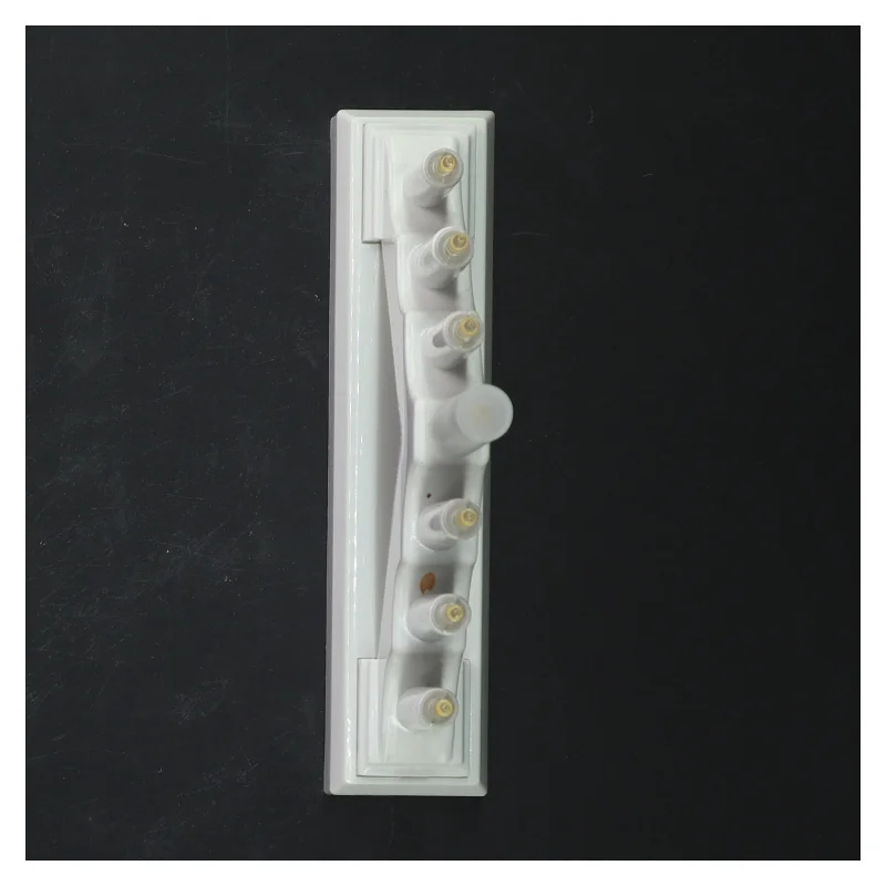 Hvid LED lysestage fra Nowel (str. 13x15,5x,5 cm)