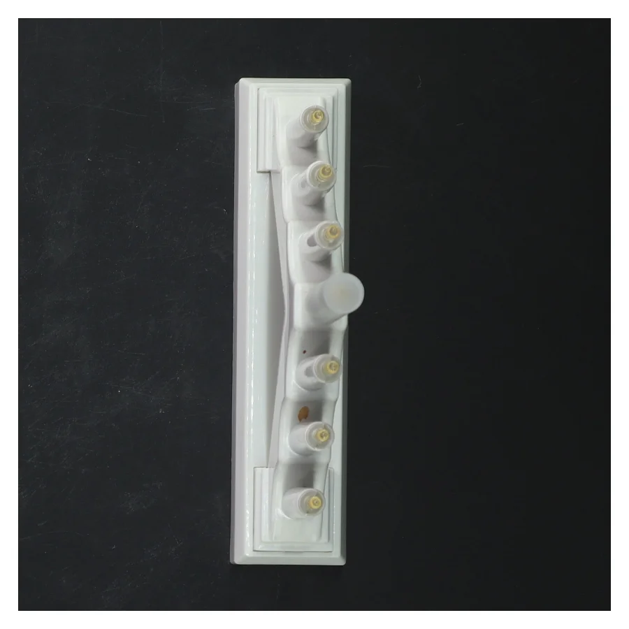 Hvid LED lysestage fra Nowel (str. 13x15,5x,5 cm)